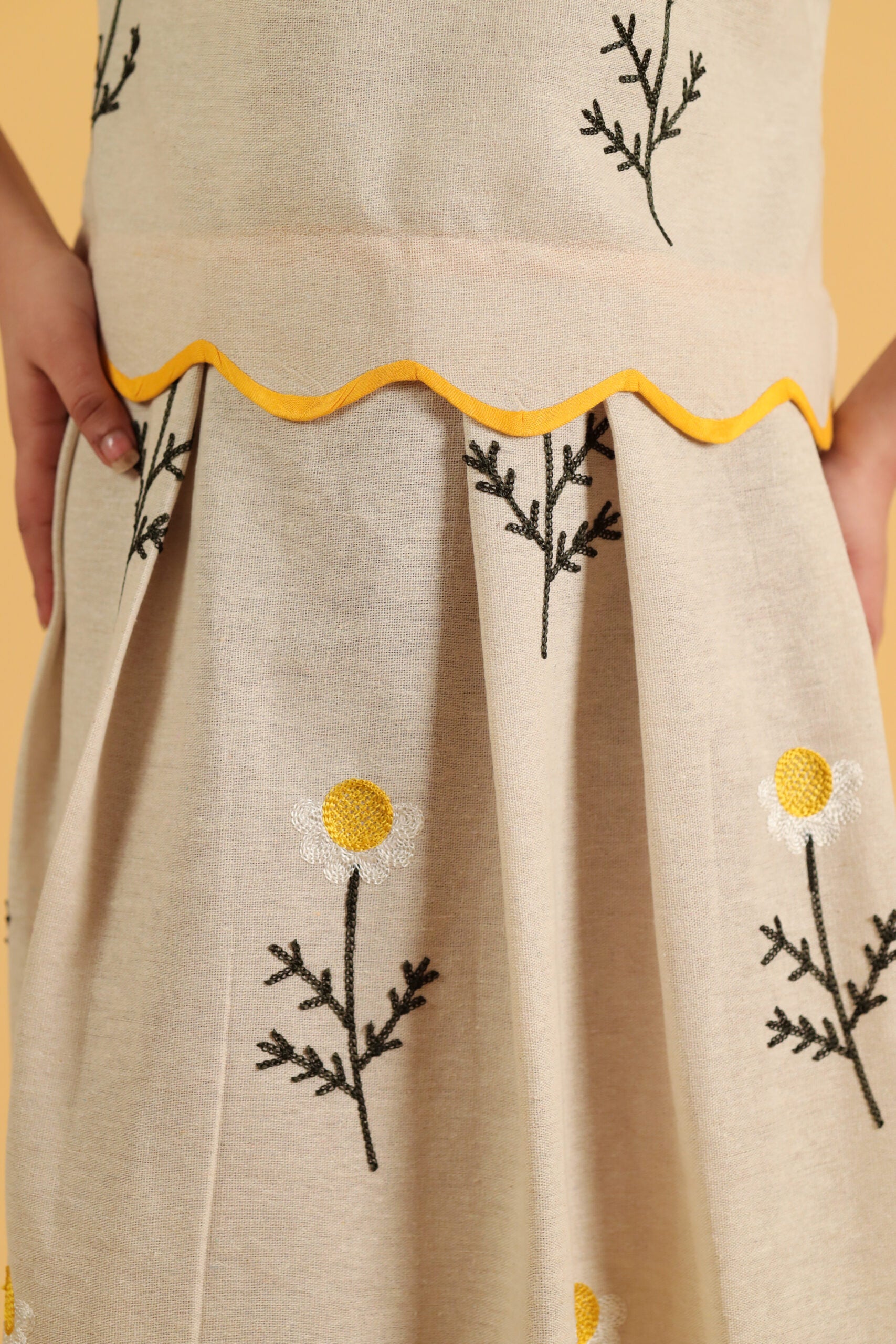 The Chamomile Scallop Set